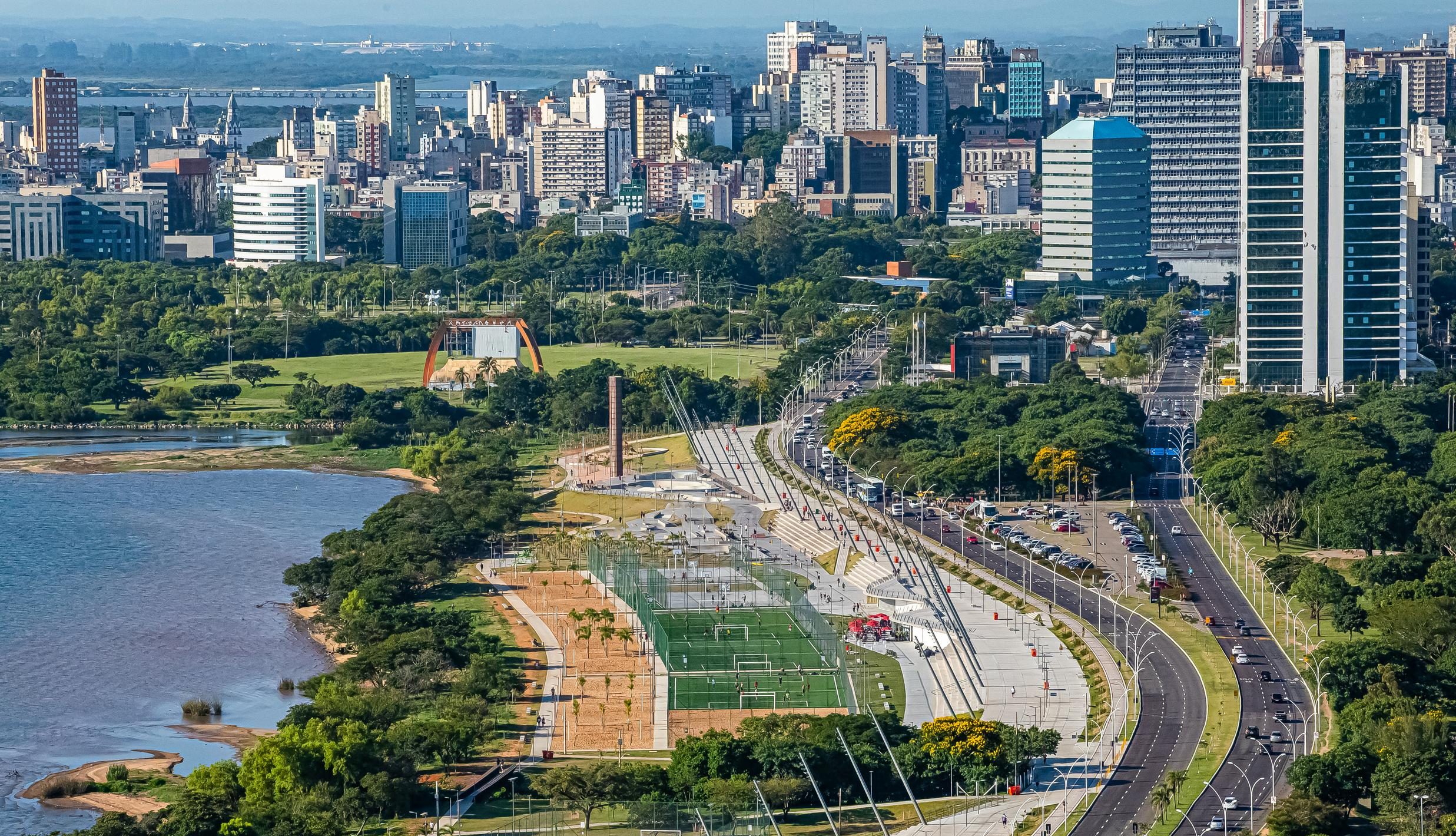 Vista aérea da Orla do Guaíba, em Porto Alegre. Foto: Giulian Serafim/PMPA